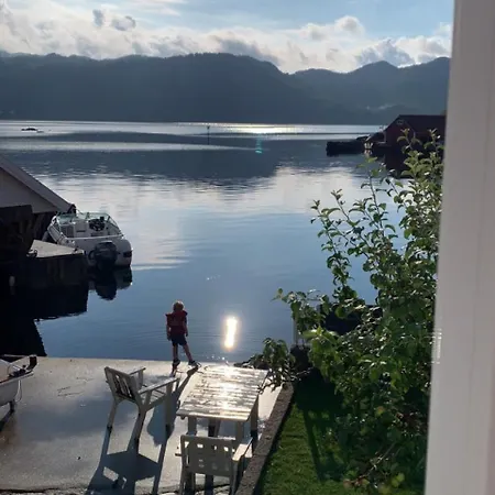 Ved Sjoen Pa Andabeloy Feriehus Flekkefjord